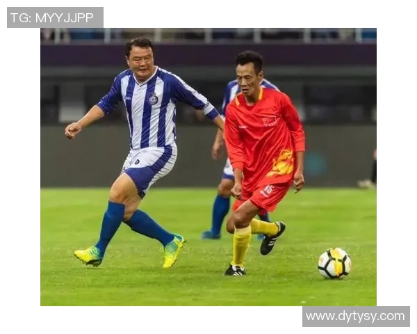 足球场上的璀璨星光各个足球明星的精彩瞬间回顾与感动