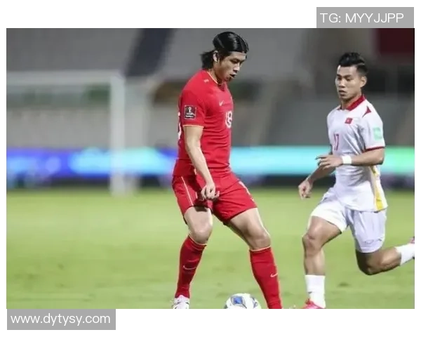 杭州足球队在欧锦赛中的团队协作表现分析与点评